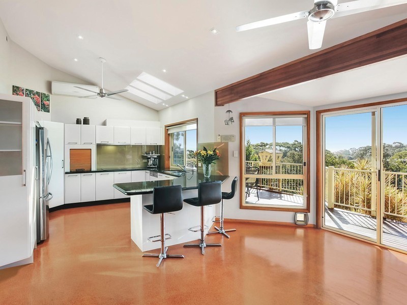 6 Stephenson Road, Bateau Bay NSW 2261