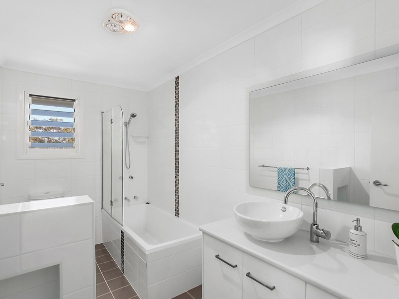 4A Rushby Street, Bateau Bay NSW 2261