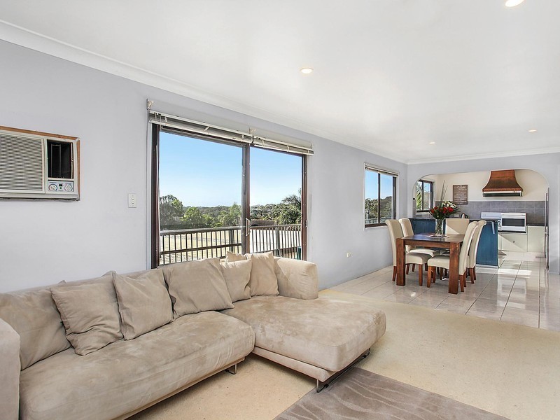 18 Vista Parade, Bateau Bay NSW 2261