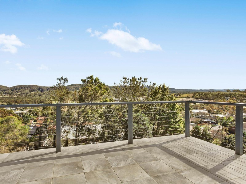 13 Yakaloo Crescent, Forresters Beach NSW 2260