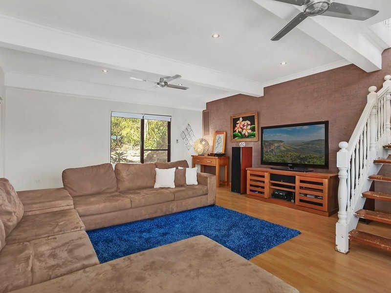 13 Yakaloo Crescent, Forresters Beach NSW 2260