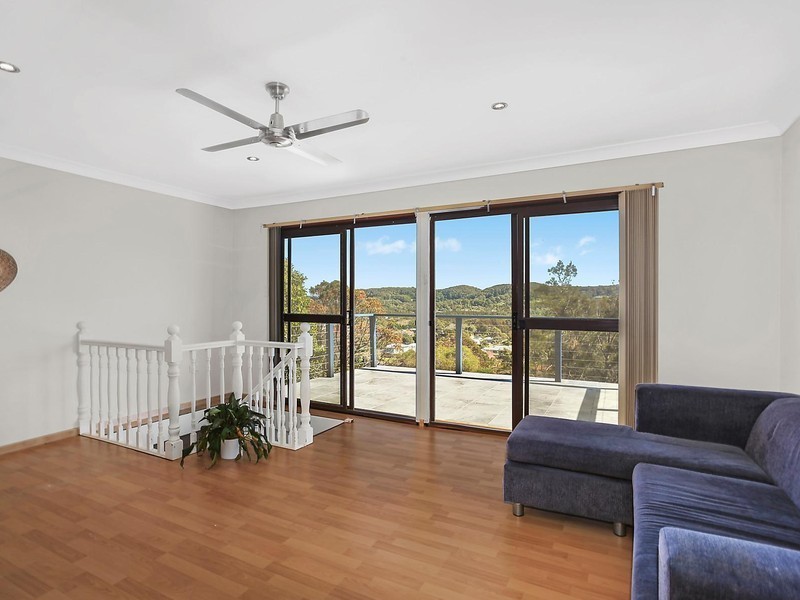 13 Yakaloo Crescent, Forresters Beach NSW 2260