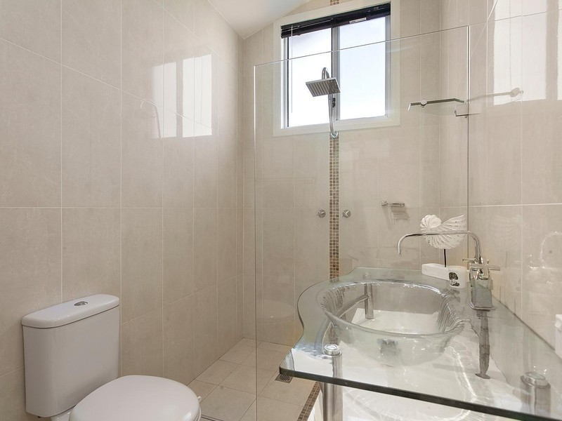 2 Stephenson Road, Bateau Bay NSW 2261