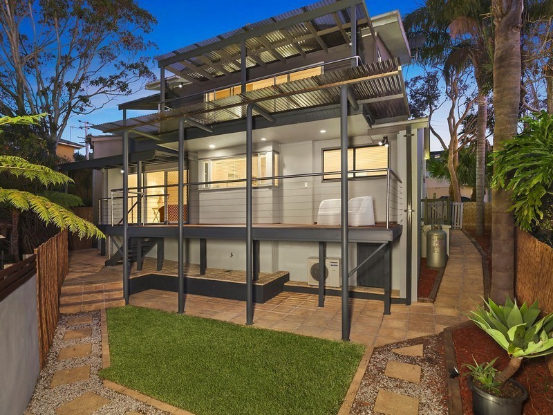 2 Stephenson Road, Bateau Bay NSW 2261