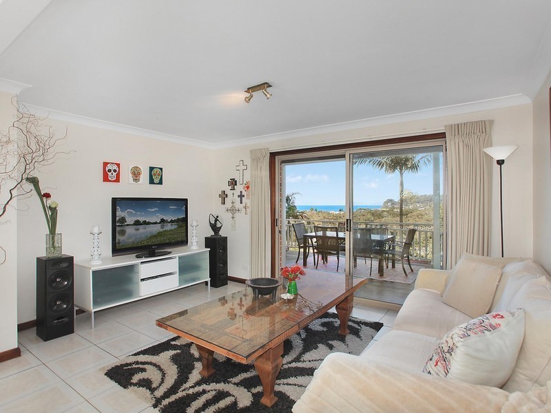 9 Hibiscus Avenue, North Avoca NSW 2260