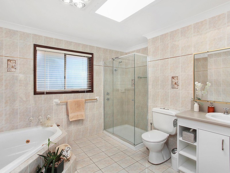 9 Hibiscus Avenue, North Avoca NSW 2260