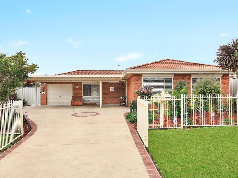 9 Borrodale Avenue, Bateau Bay NSW 2261