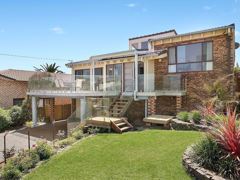 20 North Scenic Road, Forresters Beach NSW 2260