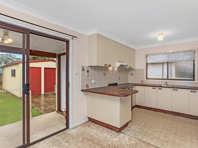 102 Griffiths Street, Mannering Park NSW 2259