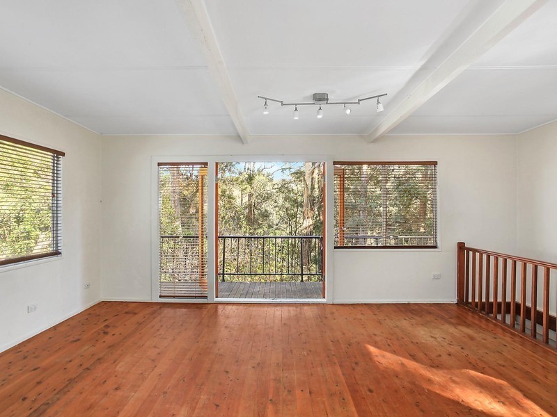 96 Lake Shore Drive, North Avoca NSW 2260