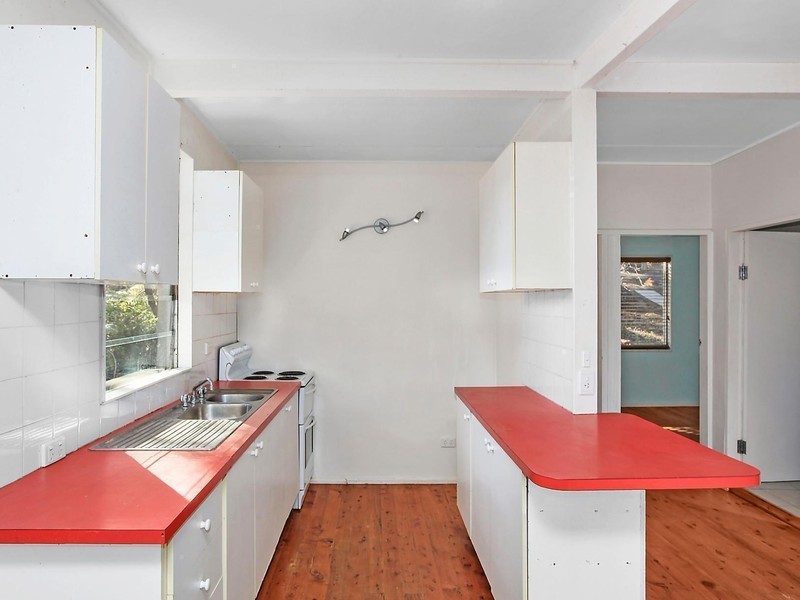 96 Lake Shore Drive, North Avoca NSW 2260