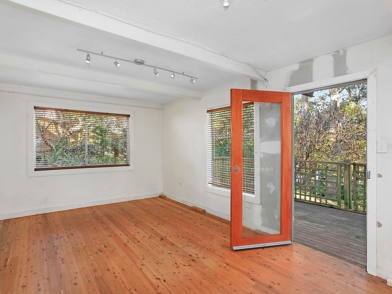 96 Lake Shore Drive, North Avoca NSW 2260