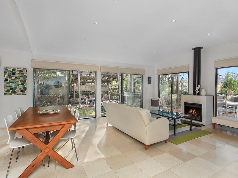 84 Avoca Drive, Avoca Beach NSW 2251