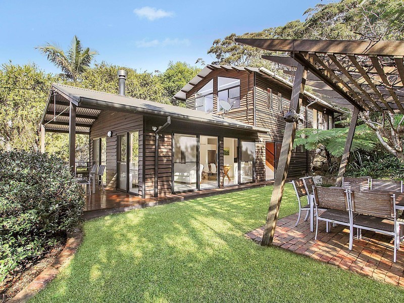 84 Avoca Drive, Avoca Beach NSW 2251