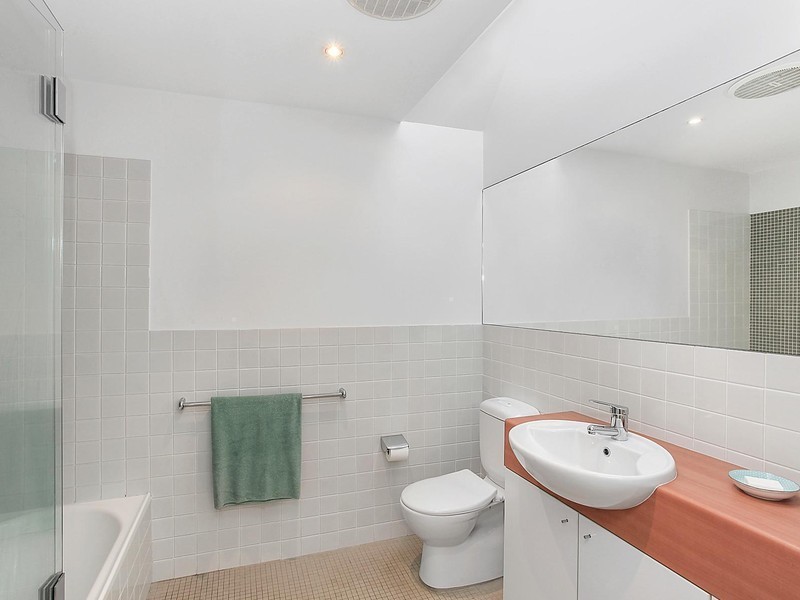 84 Avoca Drive, Avoca Beach NSW 2251