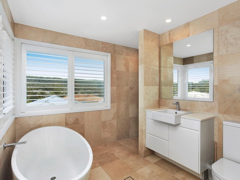 11 Applegum Close, Erina NSW 2250