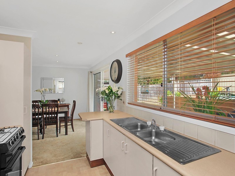 8 Walch Avenue, Bateau Bay NSW 2261