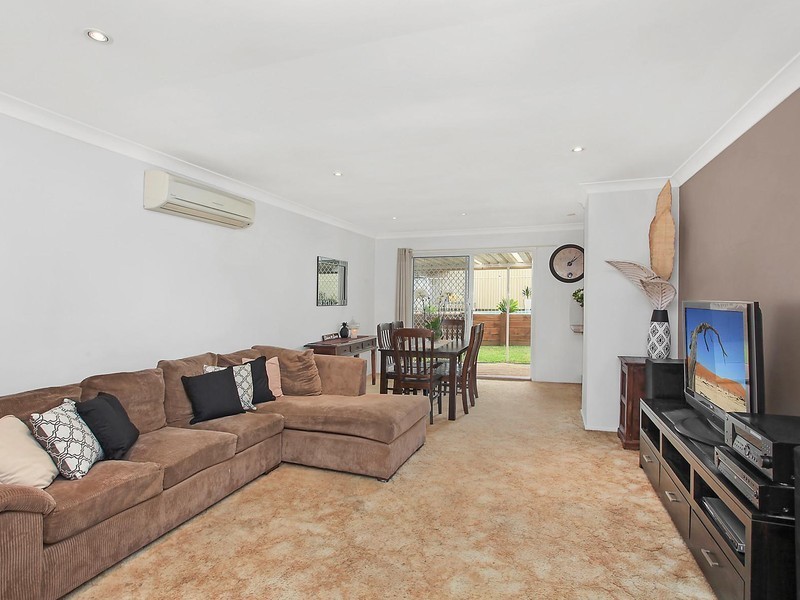 8 Walch Avenue, Bateau Bay NSW 2261