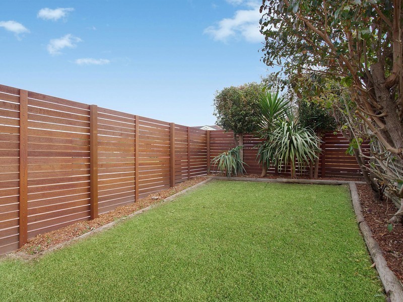 1/11 Augustus Place, Bateau Bay NSW 2261