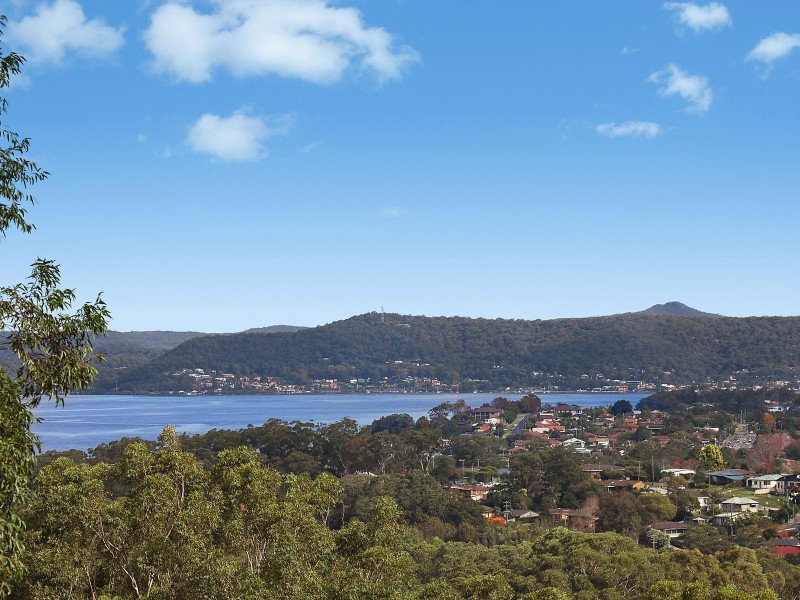 63 Meadow Road, Springfield NSW 2250