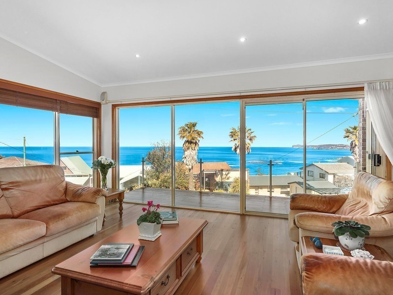 6 North Scenic Road, Forresters Beach NSW 2260