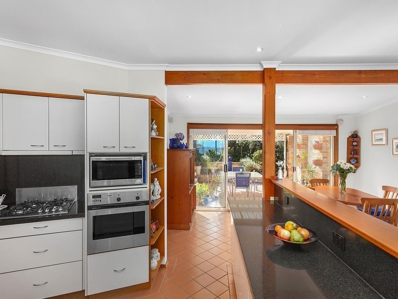 6 North Scenic Road, Forresters Beach NSW 2260