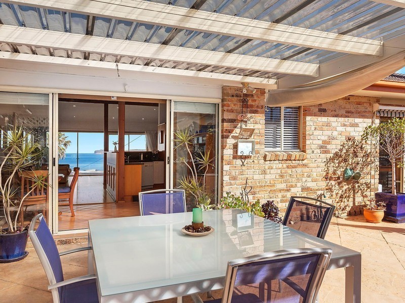 6 North Scenic Road, Forresters Beach NSW 2260