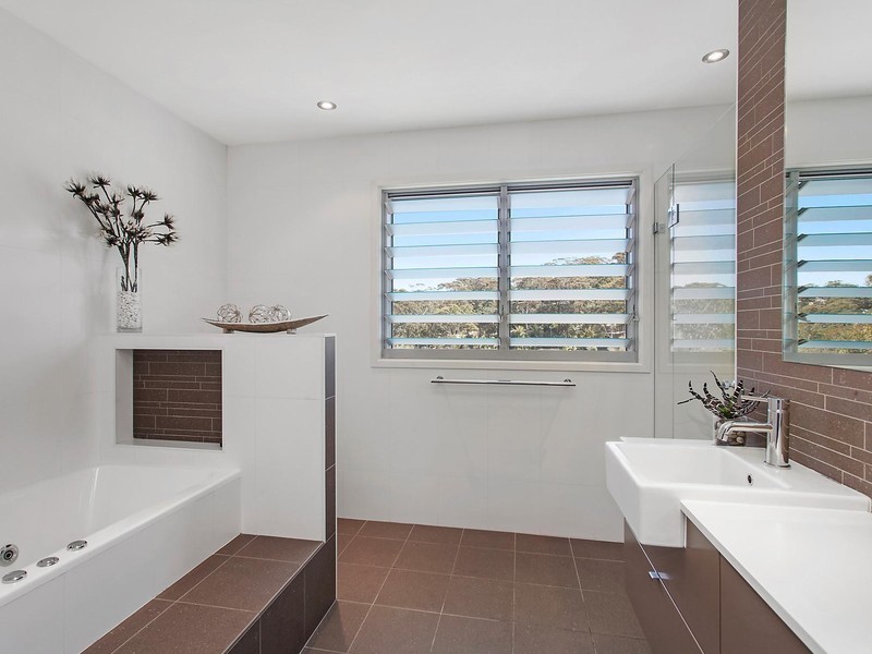 55 Tramway Road, North Avoca NSW 2260