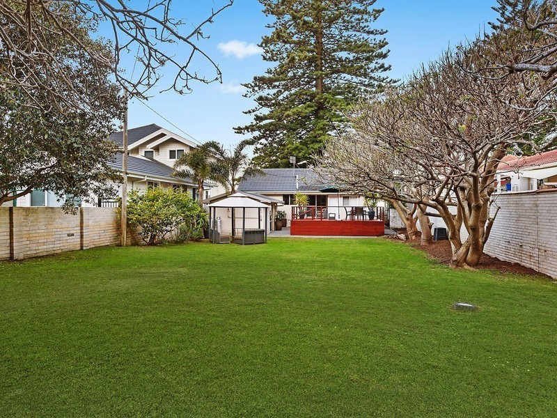 141 Avoca Drive, Avoca Beach NSW 2251