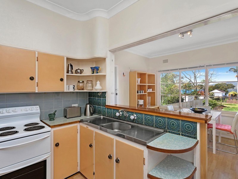 79 Albany Street, Point Frederick NSW 2250