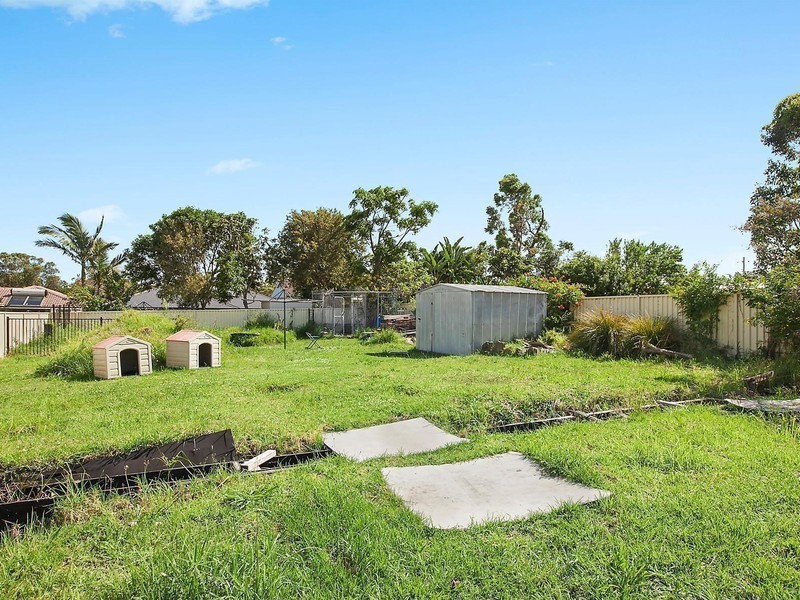 14 Merrendale Avenue, Gorokan NSW 2263
