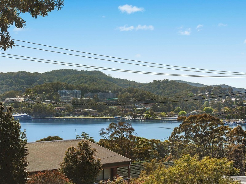 14 Penang Street, Point Clare NSW 2250