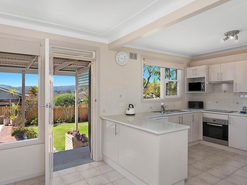 12 Berry Avenue, Green Point NSW 2251