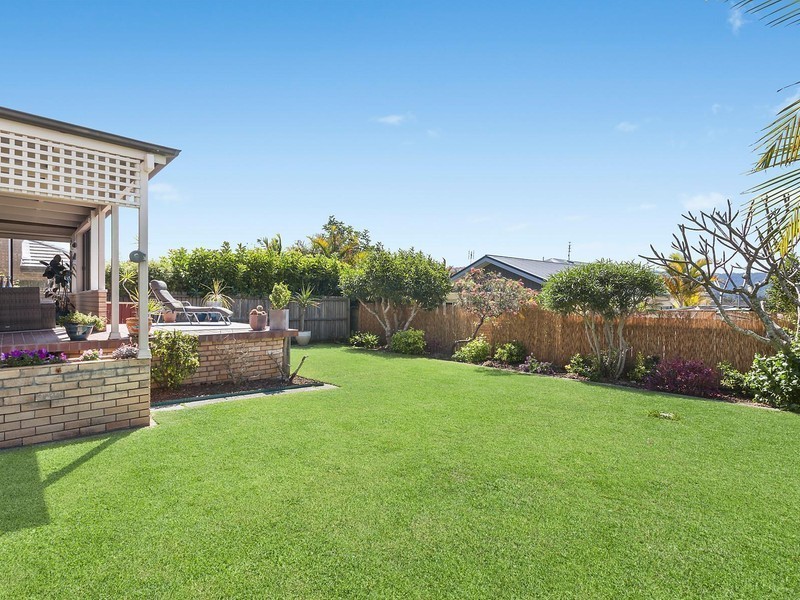 12 Berry Avenue, Green Point NSW 2251