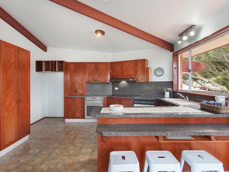 6 Dover Road, Wamberal NSW 2260