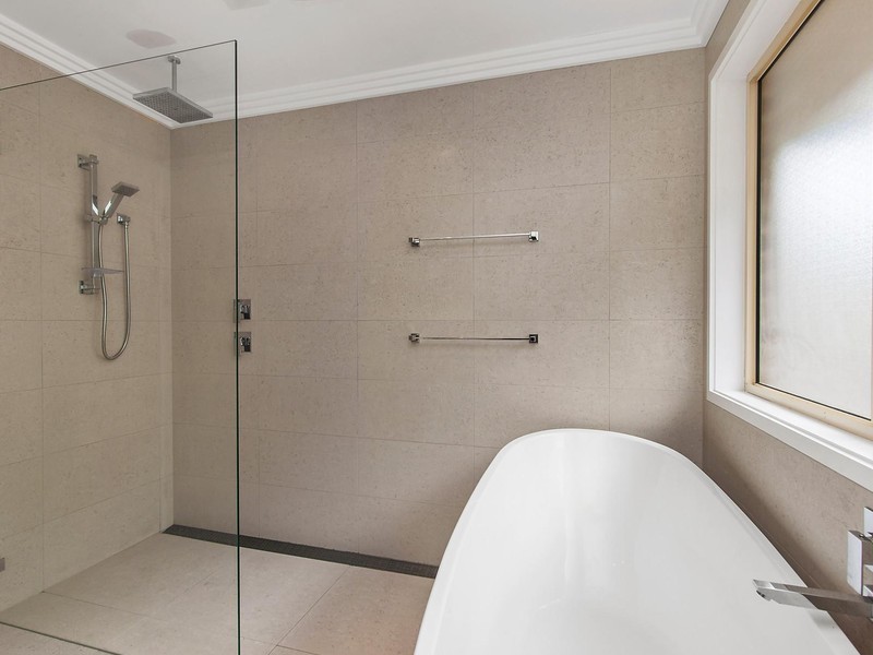 3 Day Dawn Place, Erina NSW 2250