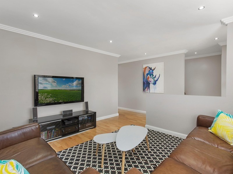 3 Day Dawn Place, Erina NSW 2250