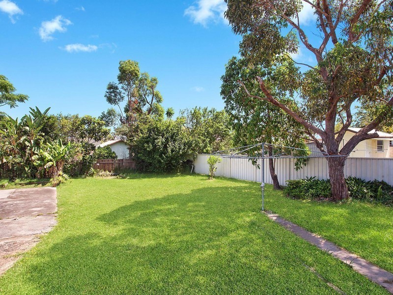 16 Merrendale Avenue, Gorokan NSW 2263