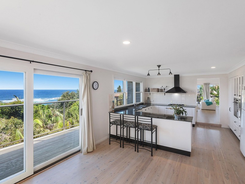 13 Henrys Road, Forresters Beach NSW 2260