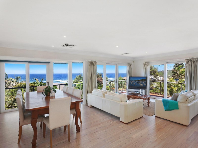 13 Henrys Road, Forresters Beach NSW 2260
