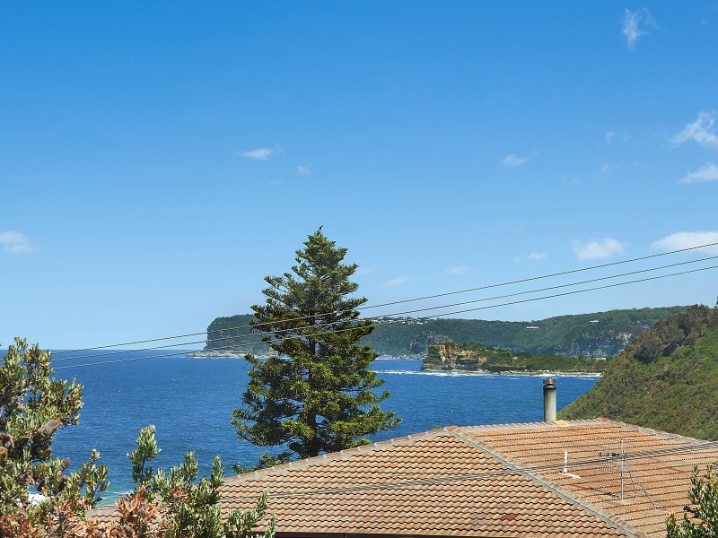 13 Henrys Road, Forresters Beach NSW 2260