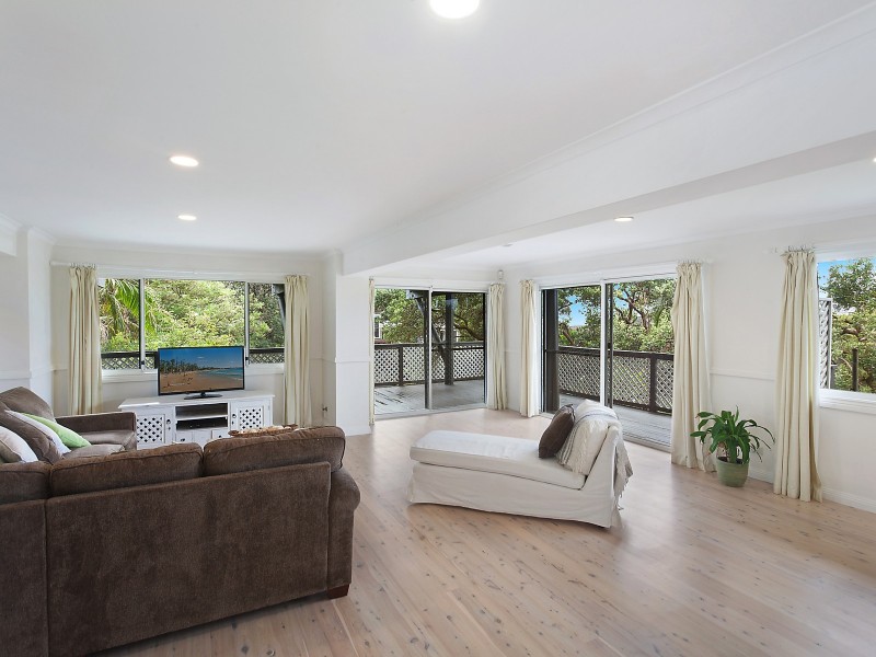 13 Henrys Road, Forresters Beach NSW 2260