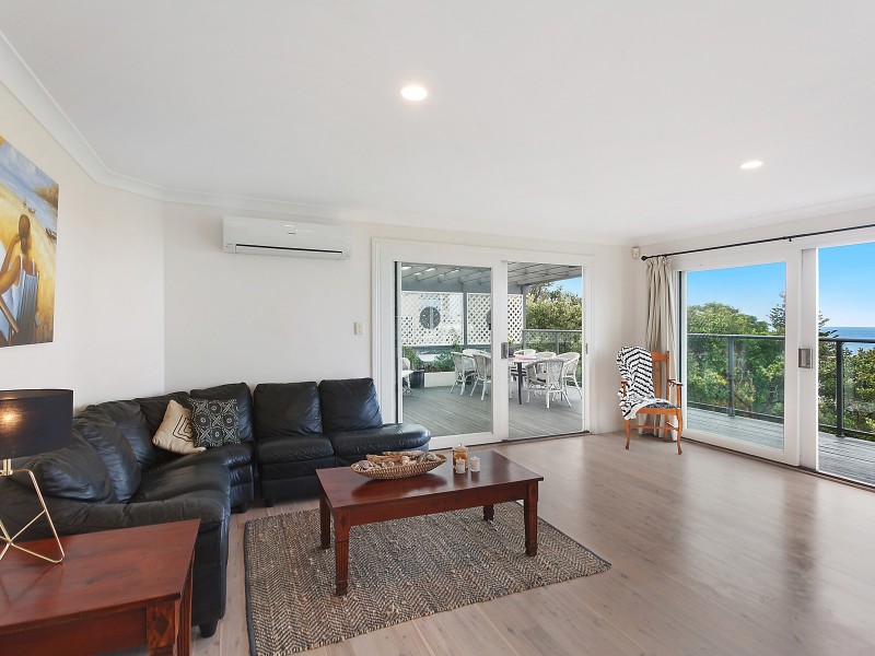 13 Henrys Road, Forresters Beach NSW 2260