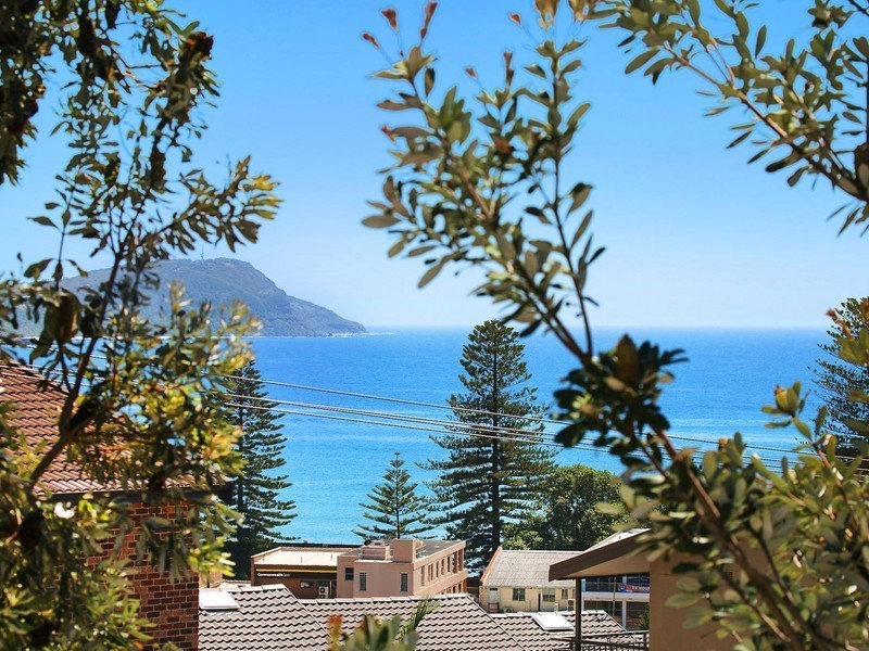 2/10 Grosvenor Road, Terrigal NSW 2260