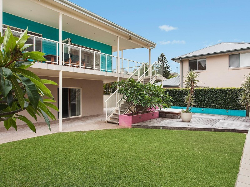 11 North Avoca Parade, North Avoca NSW 2260