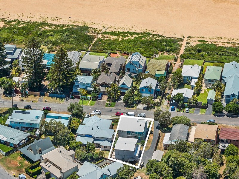 11 North Avoca Parade, North Avoca NSW 2260