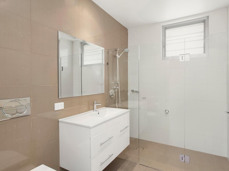 2/49 Painters Lane, Terrigal NSW 2260