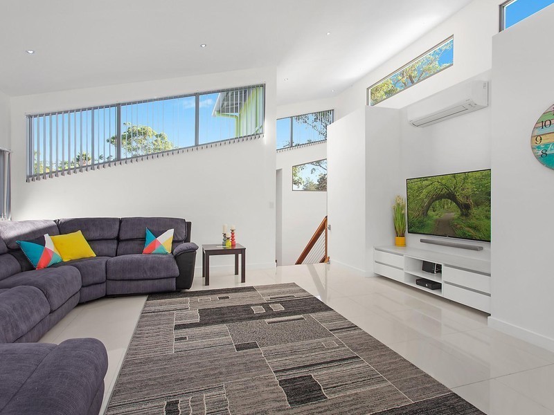 6 Erin Avenue, Berkeley Vale NSW 2261