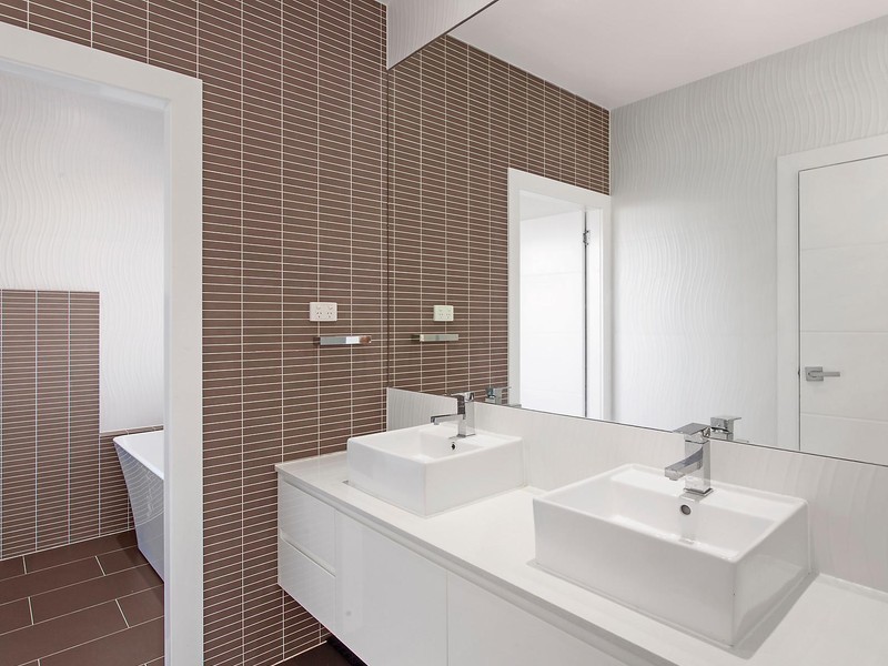 6 Erin Avenue, Berkeley Vale NSW 2261