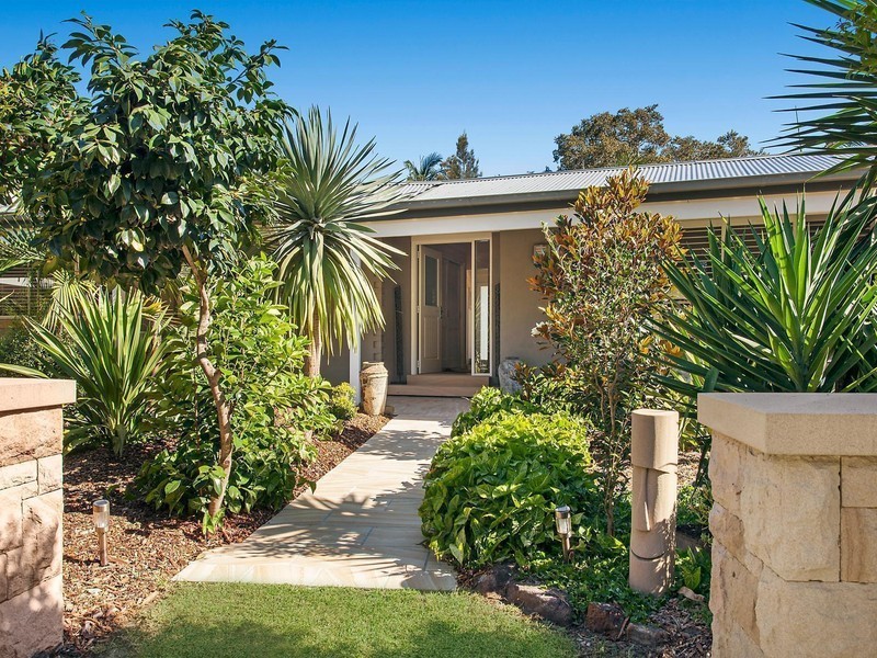 32 Lakeside Drive, Macmasters Beach NSW 2251